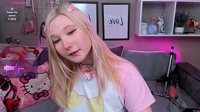 Snapshot of MeowkaKitty chatting on 01-27-25, 07:24 MeowkaKitty online show from 01-27-25, 07:24