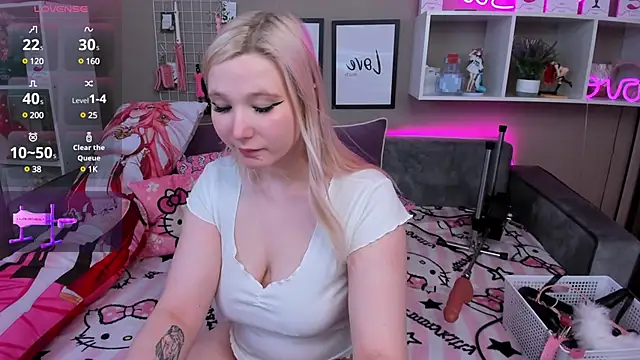 Snapshot of MeowkaKitty chatting on 02-08-25, 07:04 MeowkaKitty online show from 02-08-25, 07:04