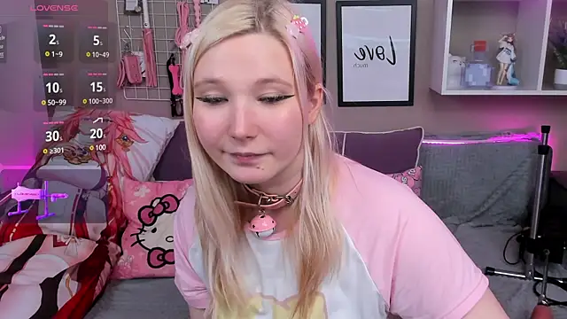 Snapshot of MeowkaKitty chatting on 02-11-25, 03:40 MeowkaKitty online show from 02-11-25, 03:40