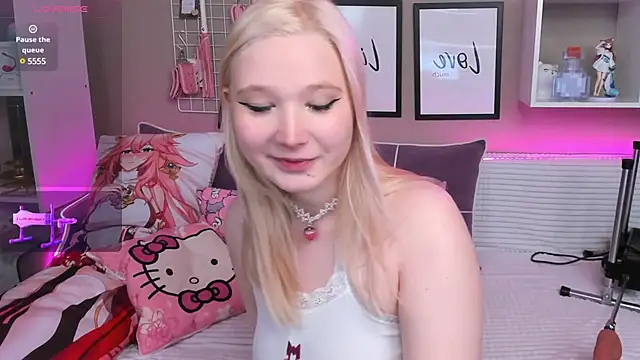 Snapshot of MeowkaKitty chatting on 02-22-25, 12:49 MeowkaKitty online show from 02-22-25, 12:49