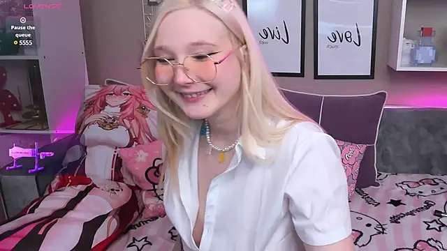 Snapshot of MeowkaKitty chatting on 03-01-25, 01:00 MeowkaKitty online show from 03-01-25, 01:00