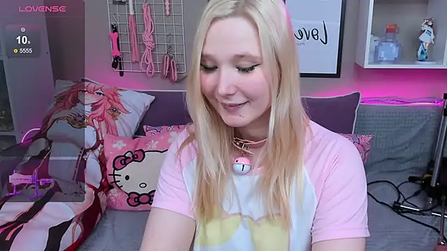 Snapshot of MeowkaKitty chatting on 03-18-25, 04:26 MeowkaKitty online show from 03-18-25, 04:26