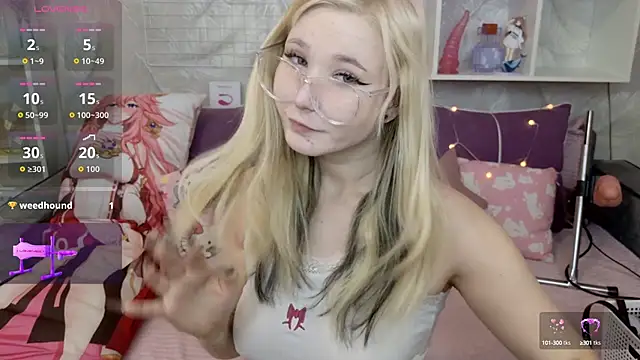 Snapshot of MeowkaKitty chatting on 10-07-25, 01:36 MeowkaKitty online show from 10-07-25, 01:36