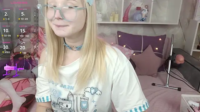 Snapshot of MeowkaKitty chatting on 11-03-25, 02:13 MeowkaKitty online show from 11-03-25, 02:13