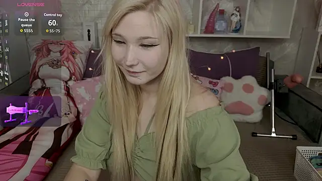 Snapshot of MeowkaKitty chatting on 12-01-25, 02:05 MeowkaKitty online show from 12-01-25, 02:05