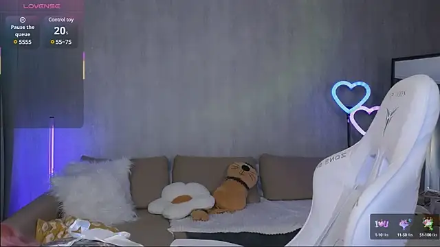 Britney Lynch online show from 03-20-25, 08:08