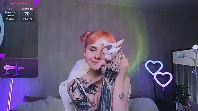 Britney Lynch online show from 03-23-25, 01:09