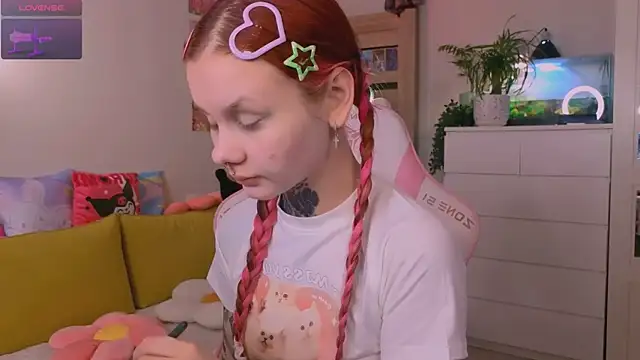 Britney Lynch online show from 11-13-25, 07:24