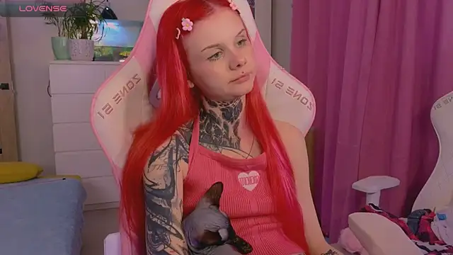 Britney Lynch online show from 11-15-25, 06:33