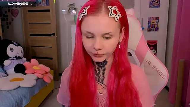 Britney Lynch online show from 11-23-25, 06:52