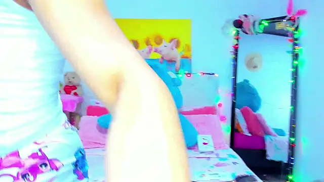 Snapshot of Candy_Candy__ chatting on 11-17-25, 02:17 Candy Candy online show from 11-17-25, 02:17