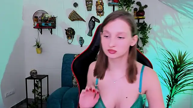 Snapshot of EllaHorton chatting on 02-28-26, 01:12 EllaHorton online show from 02-28-26, 01:12