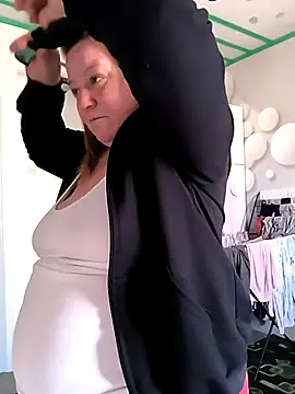 Snapshot of jusichka chatting on 03-10-26, 07:02 jusichka online show from 03-10-26, 07:02