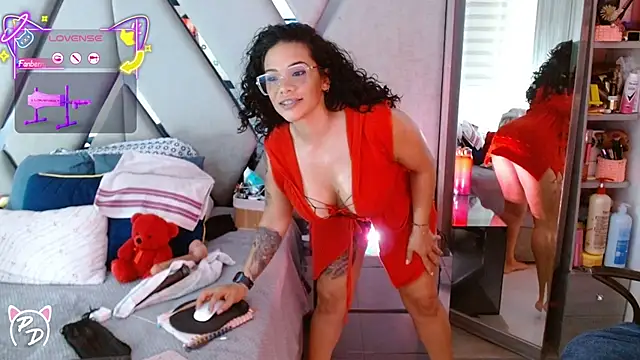 Snapshot of paula_daniela1 chatting on 05-12-26, 09:23 paula daniela1 online show from 05-12-26, 09:23