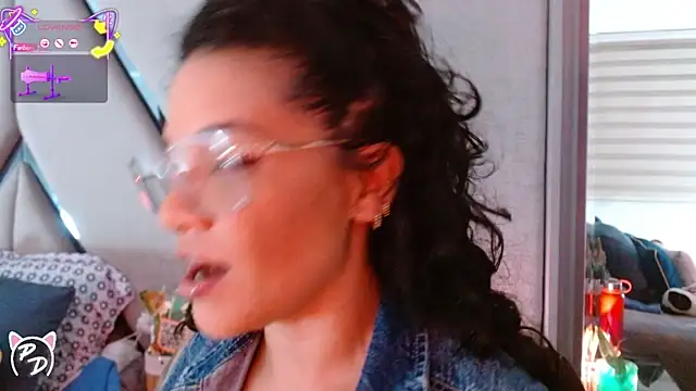 Snapshot of paula_daniela1 chatting on 05-16-26, 11:14 paula daniela1 online show from 05-16-26, 11:14