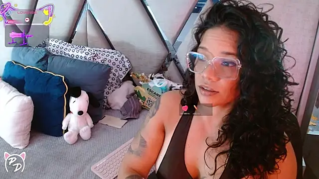 Snapshot of paula_daniela1 chatting on 05-18-26, 09:31 paula daniela1 online show from 05-18-26, 09:31