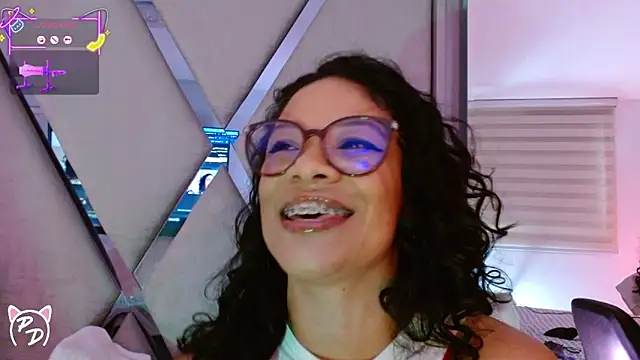 Snapshot of paula_daniela1 chatting on 06-05-26, 09:53 paula daniela1 online show from 06-05-26, 09:53