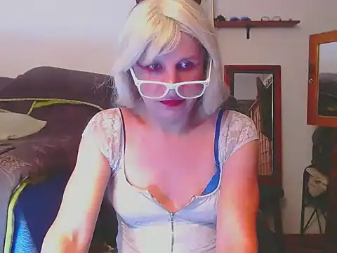 LorenJade online show from 04-19-26, 09:52