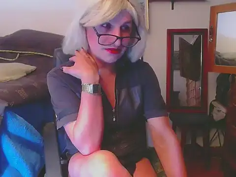 LorenJade online show from 04-20-26, 07:55