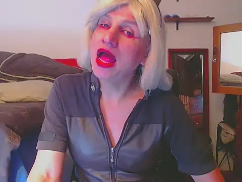 Snapshot of LorenJade chatting on 04-25-26, 09:01 LorenJade online show from 04-25-26, 09:01