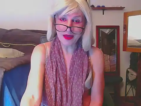 Snapshot of LorenJade chatting on 05-02-26, 09:25 LorenJade online show from 05-02-26, 09:25
