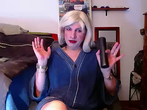 Snapshot of LorenJade chatting on 05-03-26, 10:43 LorenJade online show from 05-03-26, 10:43