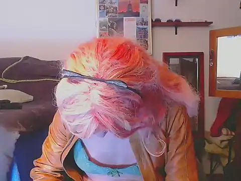 Snapshot of LorenJade chatting on 05-05-26, 07:27 LorenJade online show from 05-05-26, 07:27