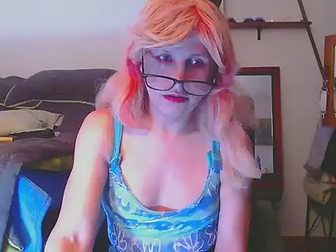 Snapshot of LorenJade chatting on 05-31-26, 07:37 LorenJade online show from 05-31-26, 07:37