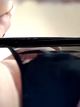 Snapshot of ___Midnight___ chatting on 12-22-24, 05:12 Midnight online show from 12-22-24, 05:12