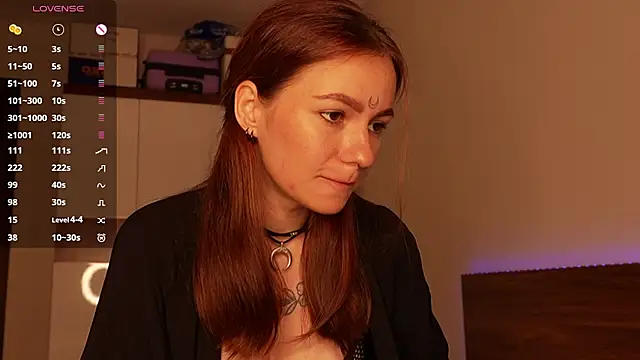 Snapshot of girl_with_snaketatto0 chatting on 05-12-26, 02:30 girl with snaketatto0 online show from 05-12-26, 02:30