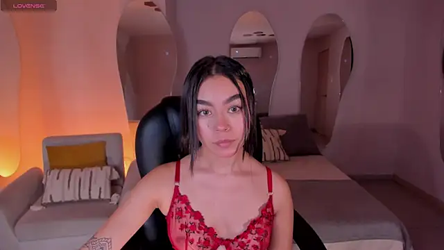 Snapshot of GigiLee_ chatting on 12-08-24, 11:51 GigiLee  online show from 12-08-24, 11:51