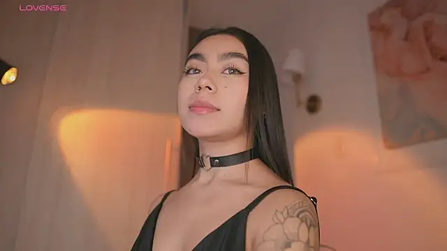Snapshot of GigiLee_ chatting on 10-10-25, 11:26 GigiLee  online show from 10-10-25, 11:26