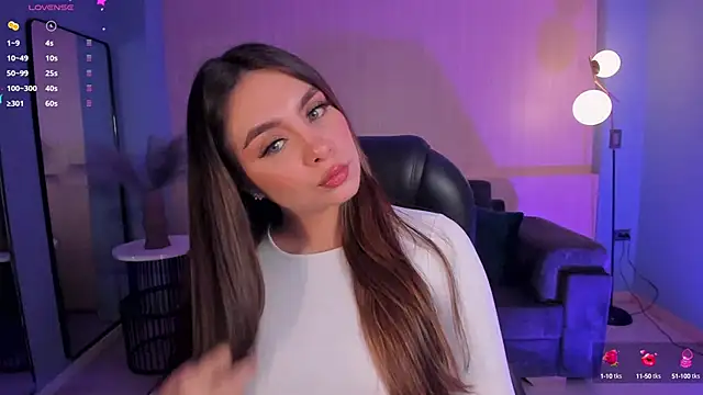 Snapshot of EloisaOlivero chatting on 01-27-25, 11:43 EloisaOlivero online show from 01-27-25, 11:43