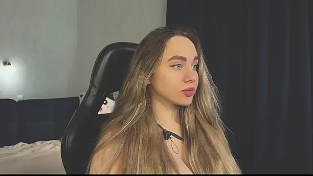 hotexclusive  online show from 03-07-25, 08:13