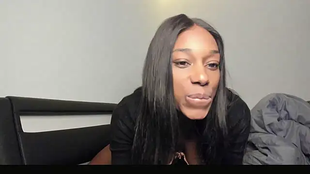 Snapshot of smileybabe chatting on 12-08-24, 01:46 smileybabe online show from 12-08-24, 01:46