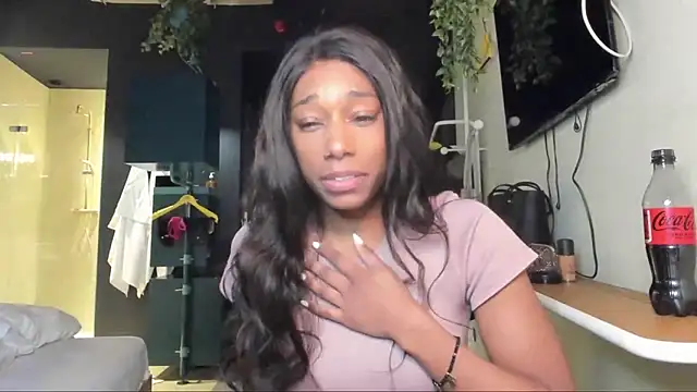 Snapshot of smileybabe chatting on 02-14-25, 04:31 smileybabe online show from 02-14-25, 04:31