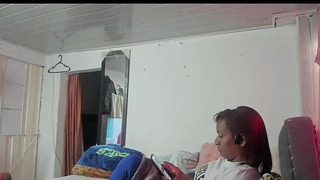 Snapshot of Laflaka22 chatting on 05-11-26, 03:18 Laflaka22 online show from 05-11-26, 03:18