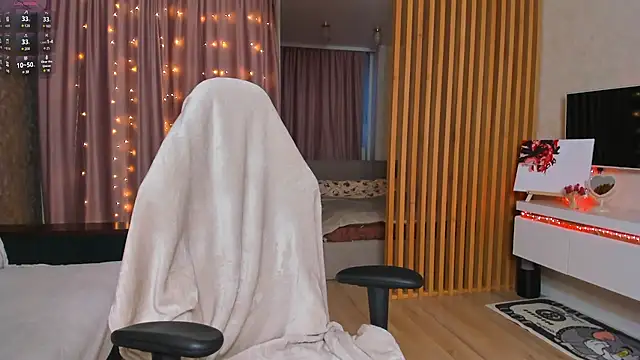 Sweett Monica online show from 03-20-25, 12:53