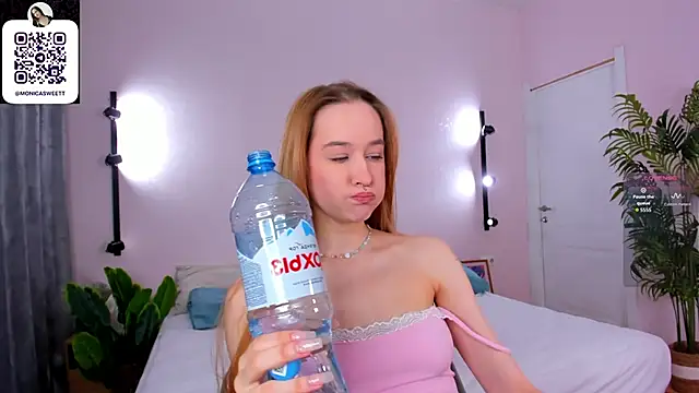 Sweett Monica online show from 04-06-26, 12:52