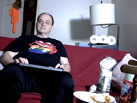 Snapshot of caressonnous chatting on 11-08-25, 01:11 caressonnous online show from 11-08-25, 01:11