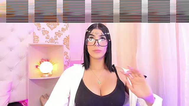 Snapshot of caressonnous chatting on 11-13-25, 07:46 caressonnous online show from 11-13-25, 07:46