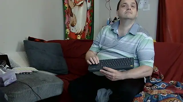 Snapshot of caressonnous chatting on 11-27-25, 03:47 caressonnous online show from 11-27-25, 03:47