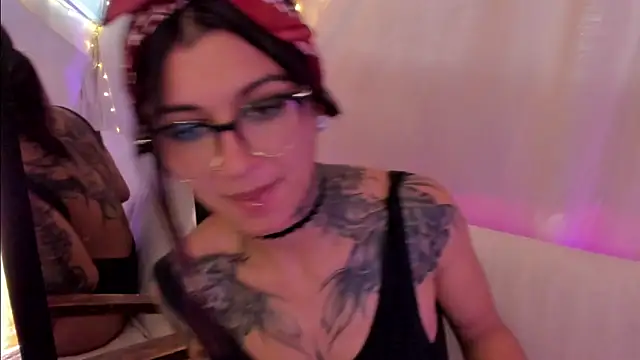 noemi foxxx online show from 02-26-25, 04:24