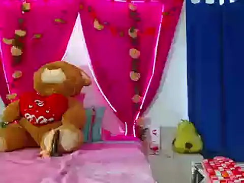 natashakissess online show from 10-22-25, 03:23