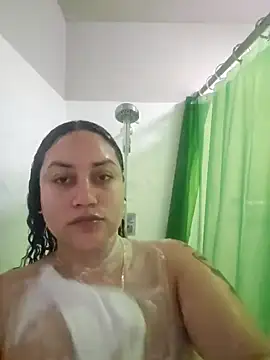 Snapshot of honeeyyy_pot chatting on 12-14-24, 06:02 honeeyyy pot online show from 12-14-24, 06:02