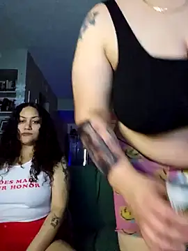 Snapshot of honeeyyy_pot chatting on 12-16-24, 03:40 honeeyyy pot online show from 12-16-24, 03:40