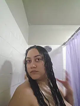 Snapshot of honeeyyy_pot chatting on 01-17-26, 07:13 honeeyyy pot online show from 01-17-26, 07:13