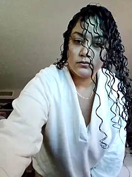 Snapshot of honeeyyy_pot chatting on 02-20-26, 06:26 honeeyyy pot online show from 02-20-26, 06:26