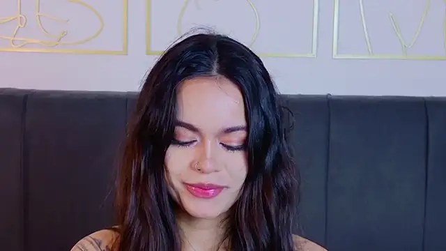 summer holiday online show from 04-18-26, 06:28