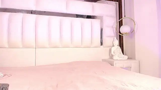 Snapshot of im_tyra chatting on 02-11-26, 06:07 im tyra online show from 02-11-26, 06:07